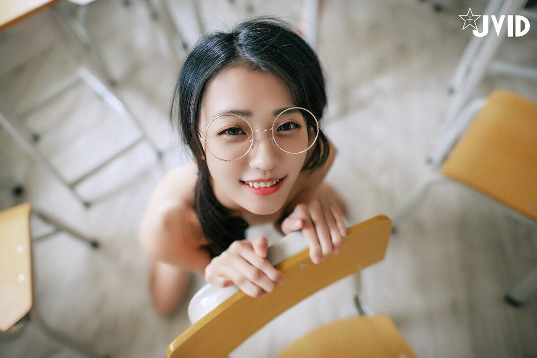 JVID精品 高顏值甜美學妹誘惑🔥清純校花🔥放學後的教室,學妹說她喜歡我 Vol.01