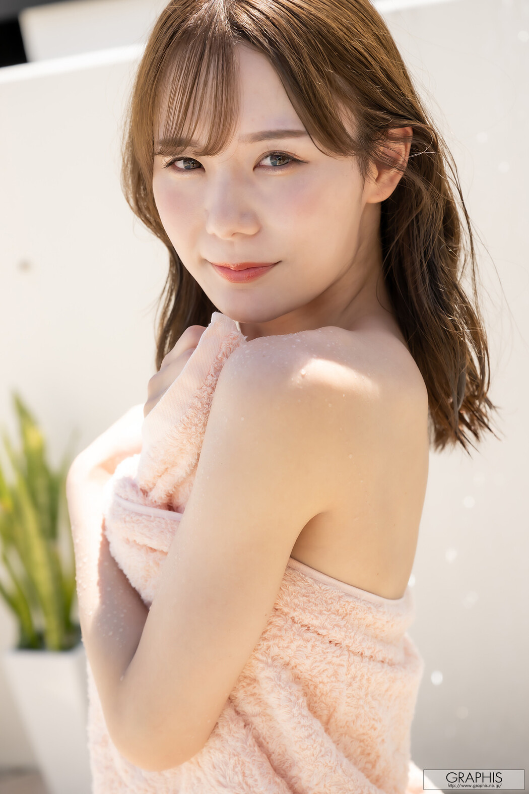 MIRU みる, [Graphis] Gals 「Brilliance」 Vol.08