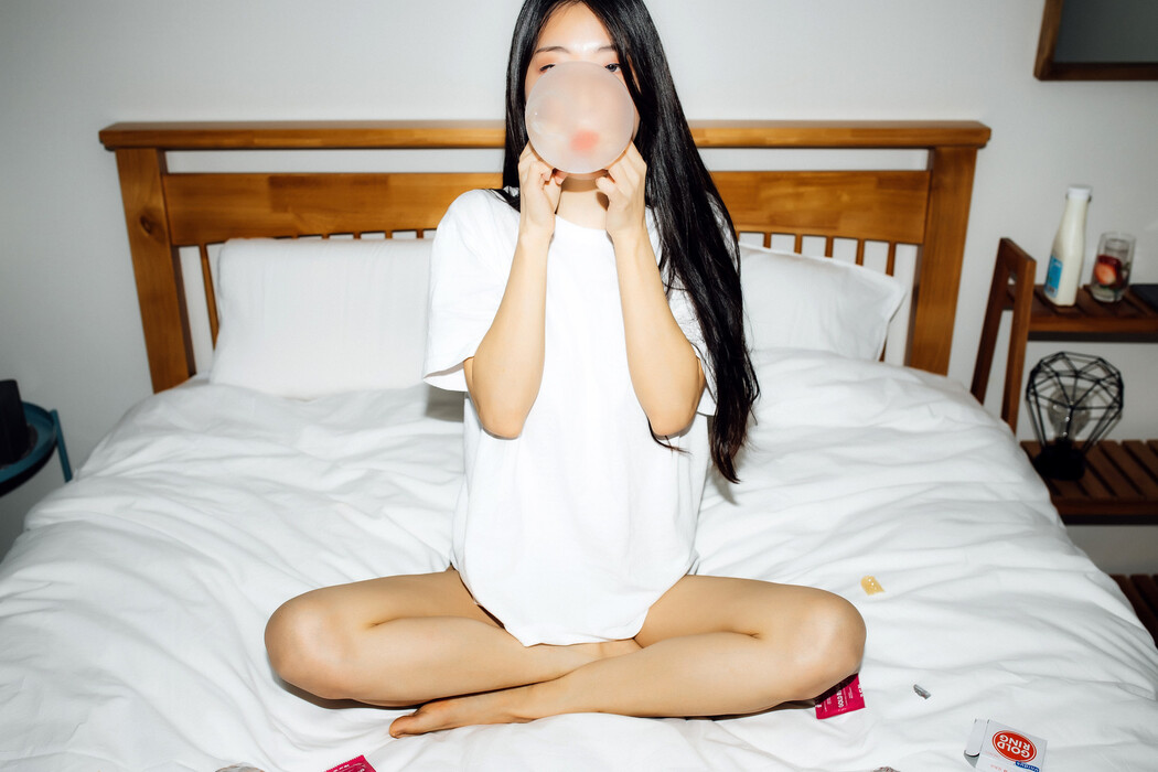 Mona 모나, [Moon Night Snap] Mona Vol.2 Happy Birthday Set.01