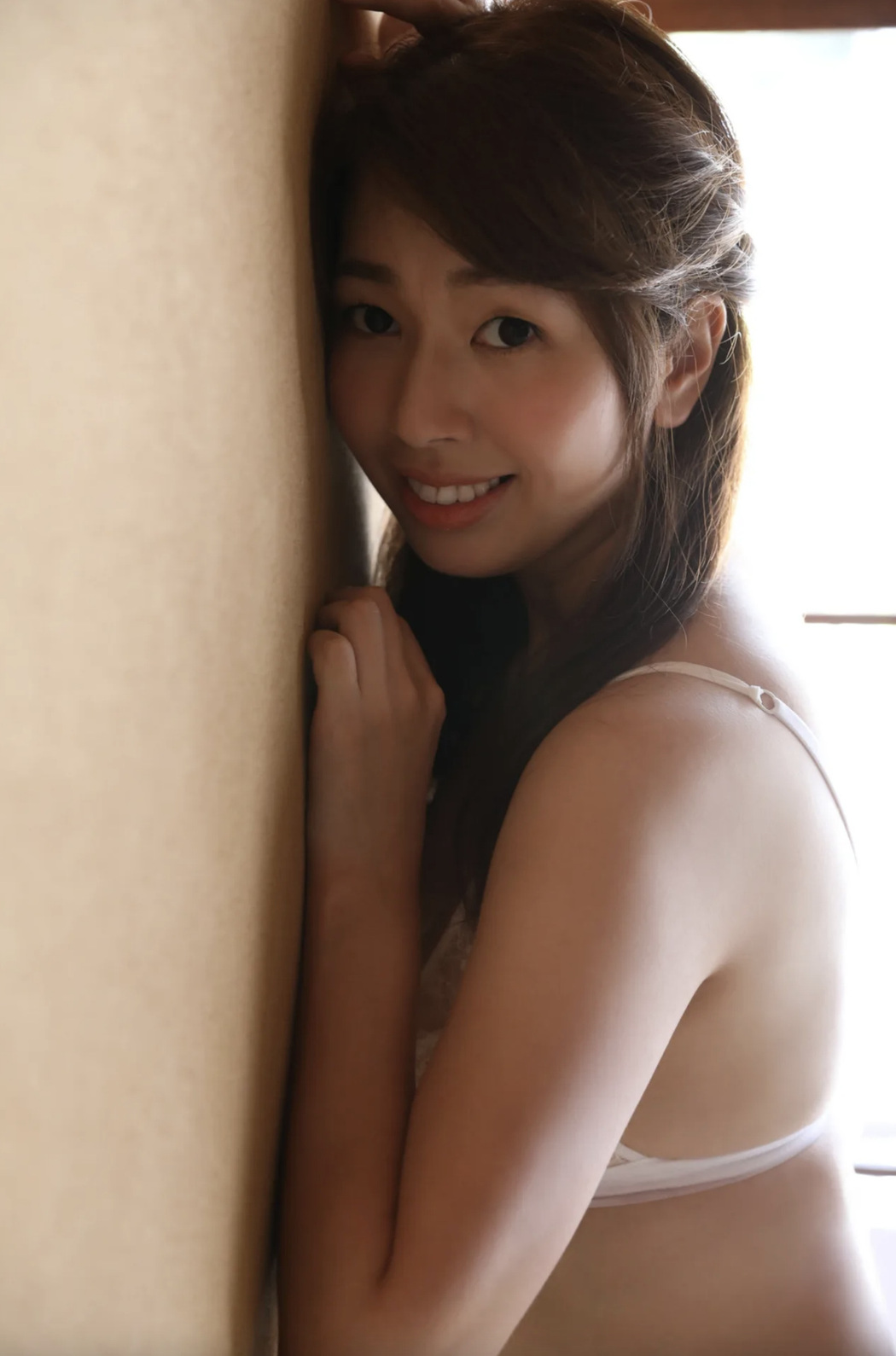 Kayo Sugimoto 杉本佳代, ＦＲＩＤＡＹデジタル写真集 「東海No.1巨乳キャスター Ｇカップ乳初ヌード」 Set.01