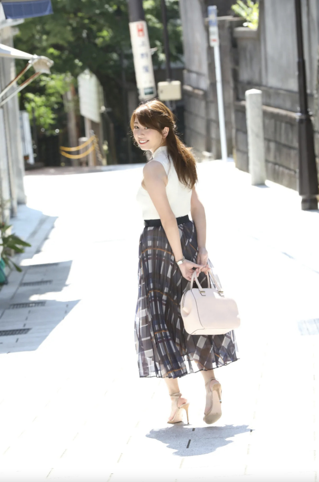 Kayo Sugimoto 杉本佳代, ＦＲＩＤＡＹデジタル写真集 「東海No.1巨乳キャスター Ｇカップ乳初ヌード」 Set.02