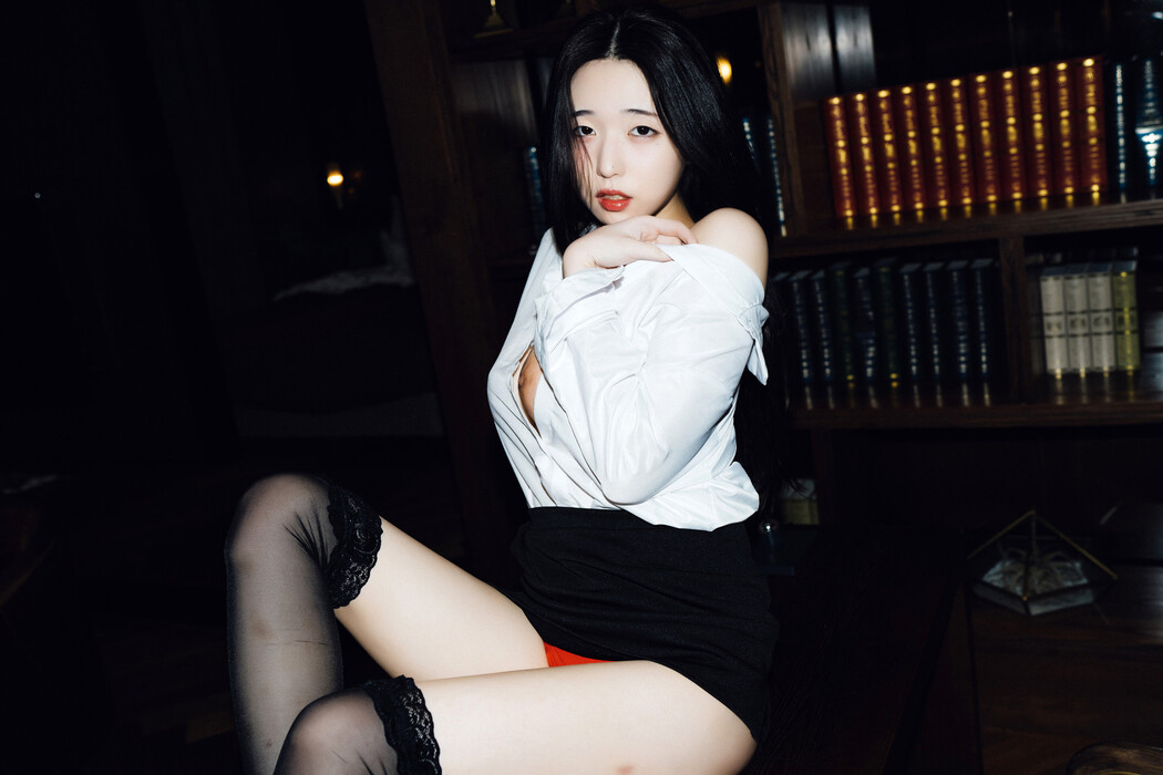Yeon Woo 연우, [Moon Night Snap] Last Night Vol.2 – Set.02