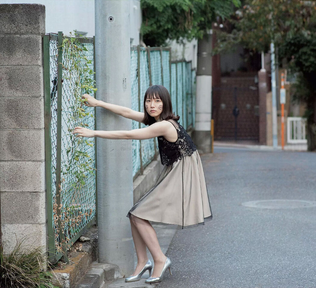 Riho Yoshioka 吉岡里帆, Weekly Playboy 2020 No.01-02 (週刊プレイボーイ 2020年1-2号)