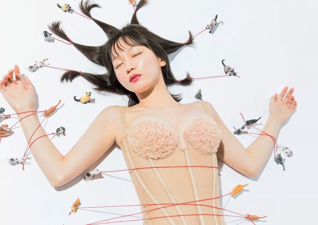 Riho Yoshioka 吉岡里帆, Weekly Playboy 2020 No.01-02 (週刊プレイボーイ 2020年1-2号)