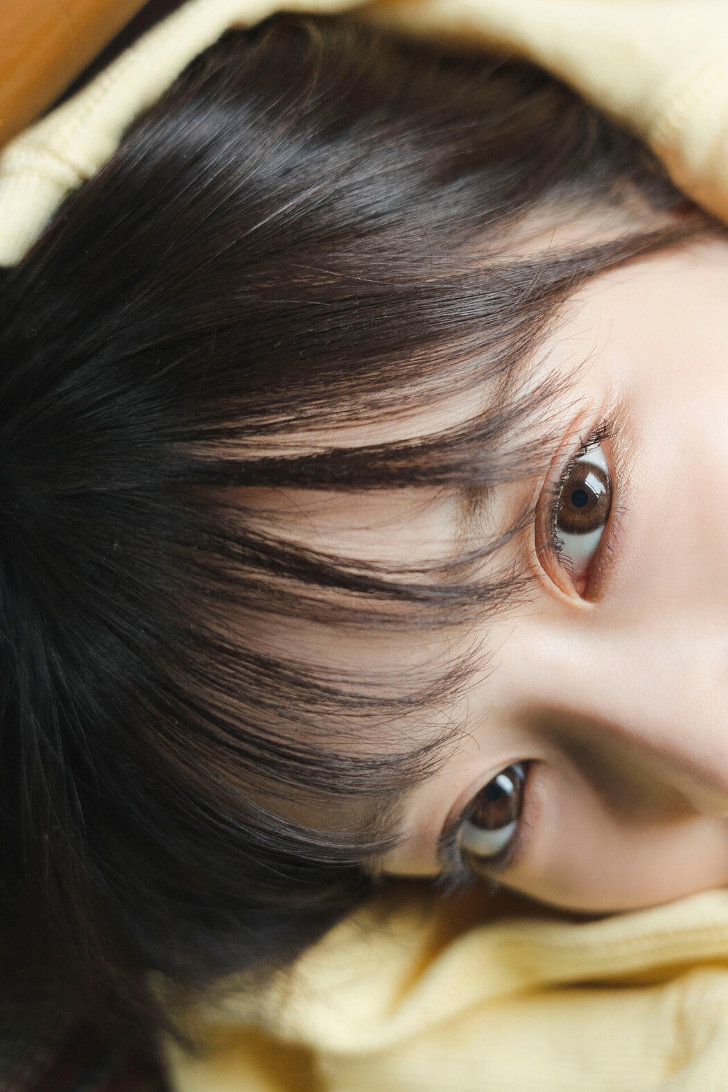 Akane Yoshizawa 吉沢朱音, FLASHデジタル写真集 「TRIANGLE LOVE-朱音の場合」 Set.01