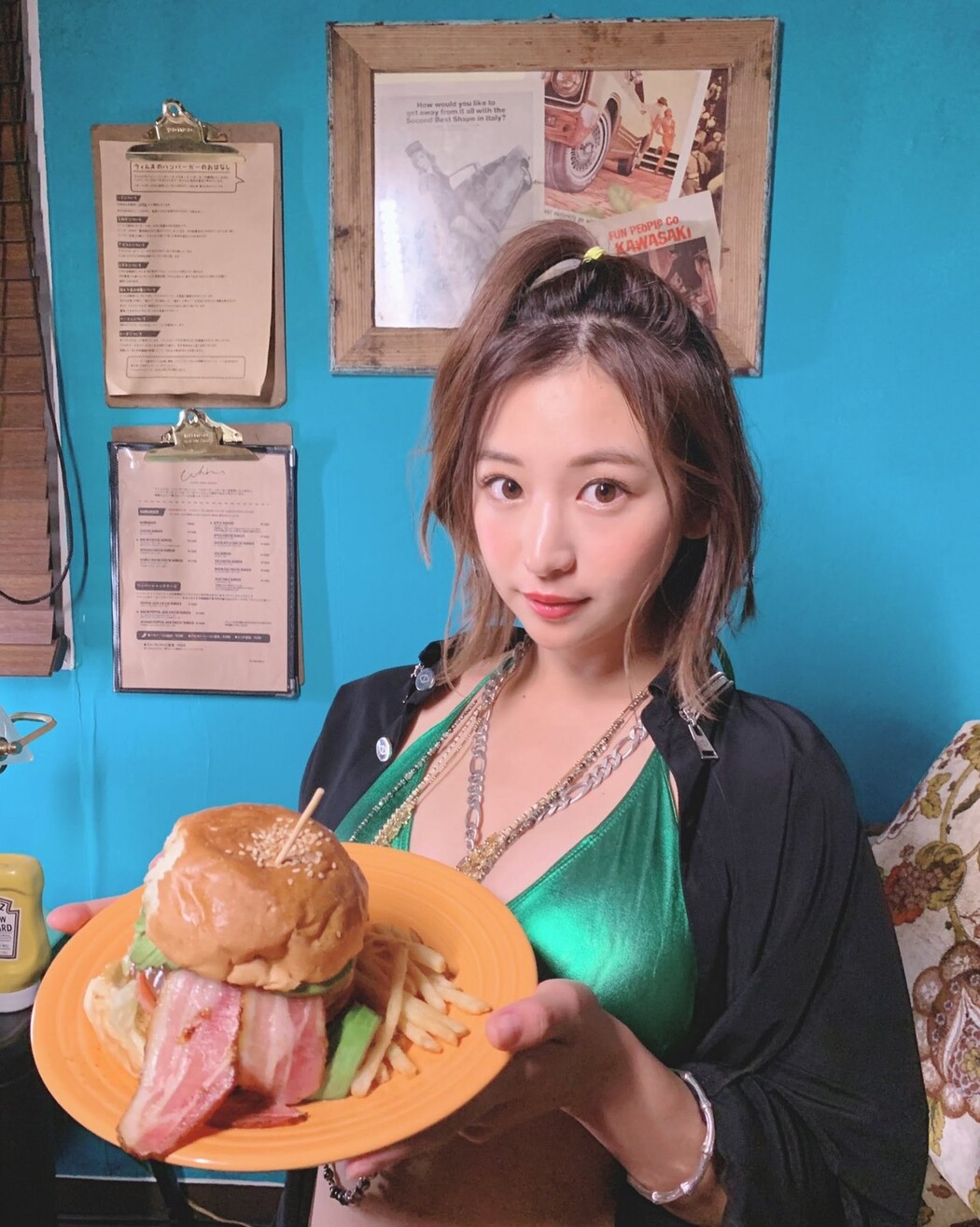 Ayaka Sayama 佐山彩香, Shukan Jitsuwa 2020.01.02 (週刊実話 2020年1月2日号)