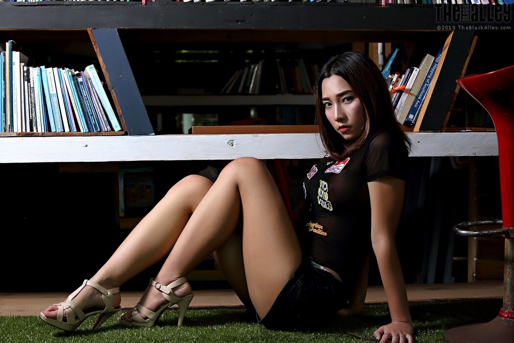 [The Black Alley] VIP Zone Roxana Set.P02