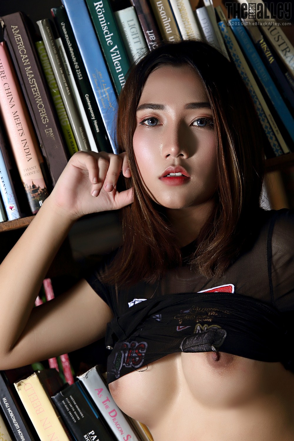 [The Black Alley] VIP Zone Roxana Set.P02