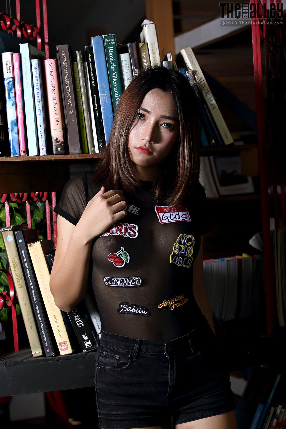 [The Black Alley] VIP Zone Roxana Set.P02