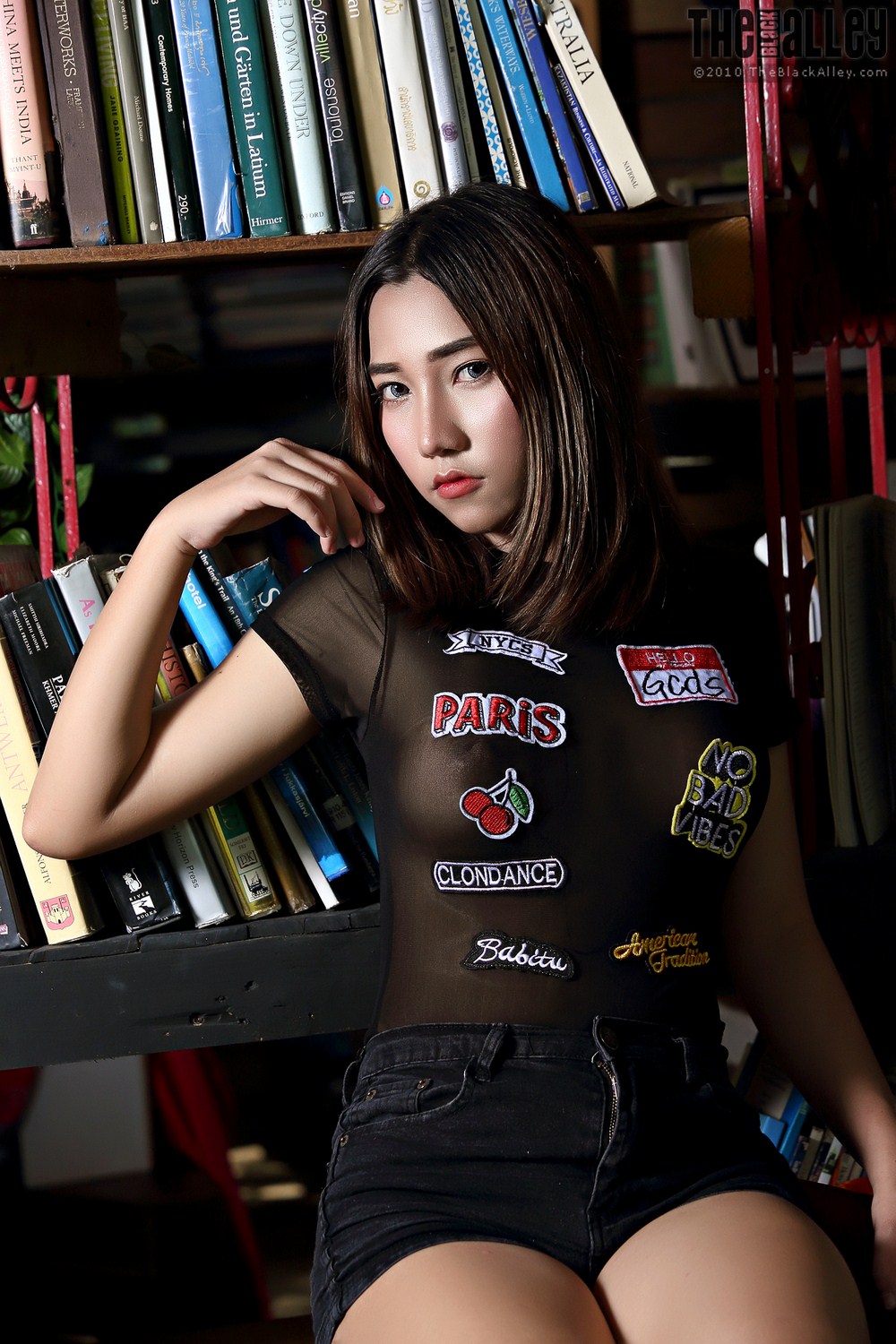 [The Black Alley] VIP Zone Roxana Set.P02 Cover Photo