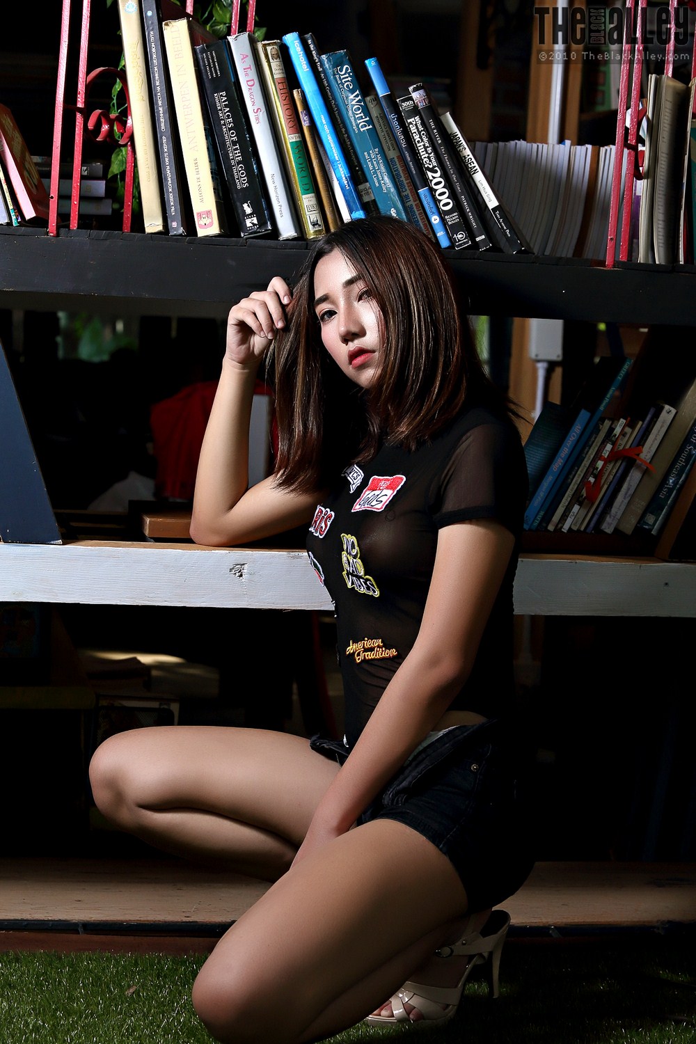 [The Black Alley] VIP Zone Roxana Set.P02