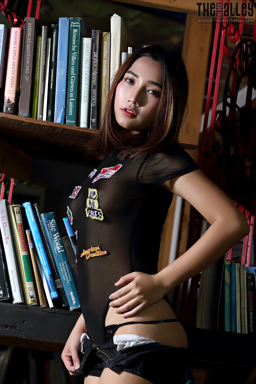 [The Black Alley] VIP Zone Roxana Set.P02