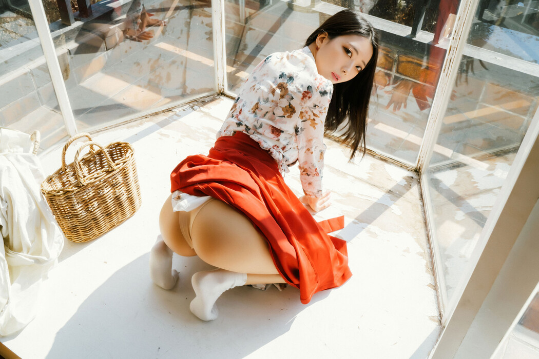 Mona 모나, [Moon Night Snap] Happy New Year Set.01