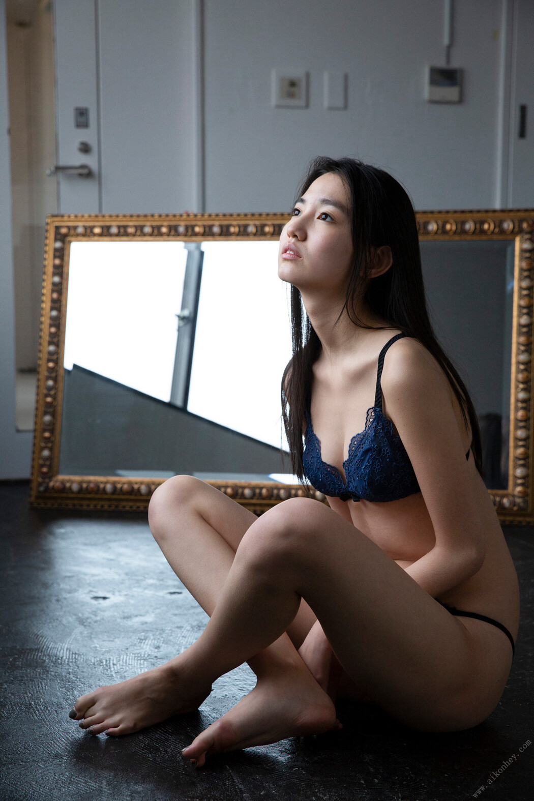 Rena Kuroki 黒木麗奈, FLASHデジタル写真集 「最後の制服」 Set.01
