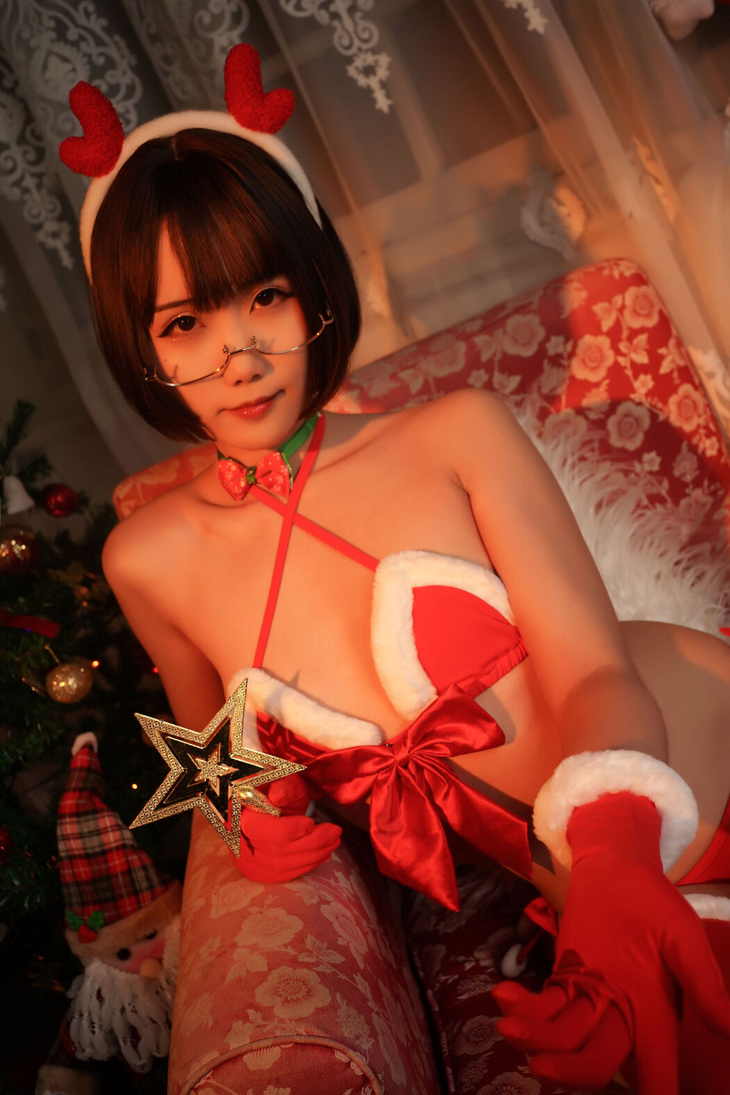 Net Red Coser Xiao Meiyan "Christmas Snowy Night Hymn"