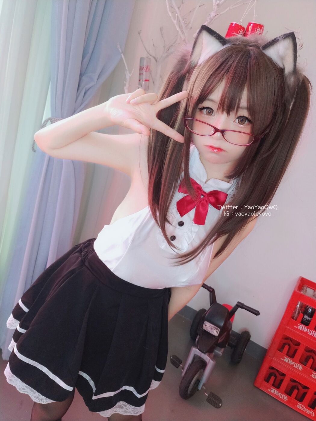 [Net Red COS] Cute Girl Coser Shakes Music Yoyo-Black Tights