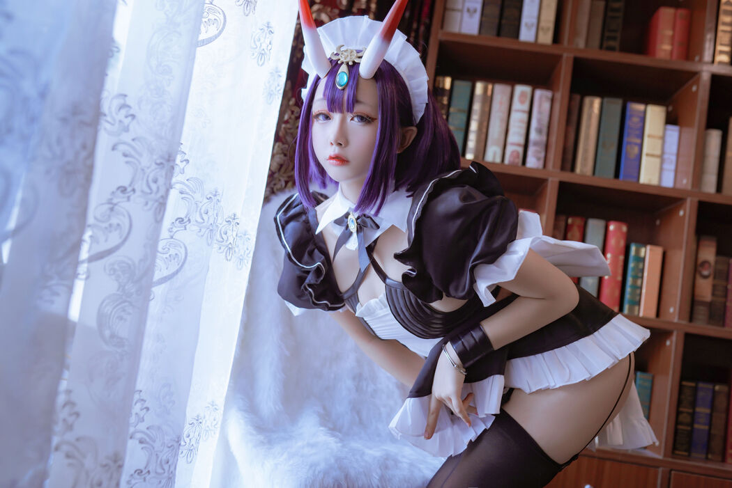 Coser Hinai, The Maid of Wine Swallow