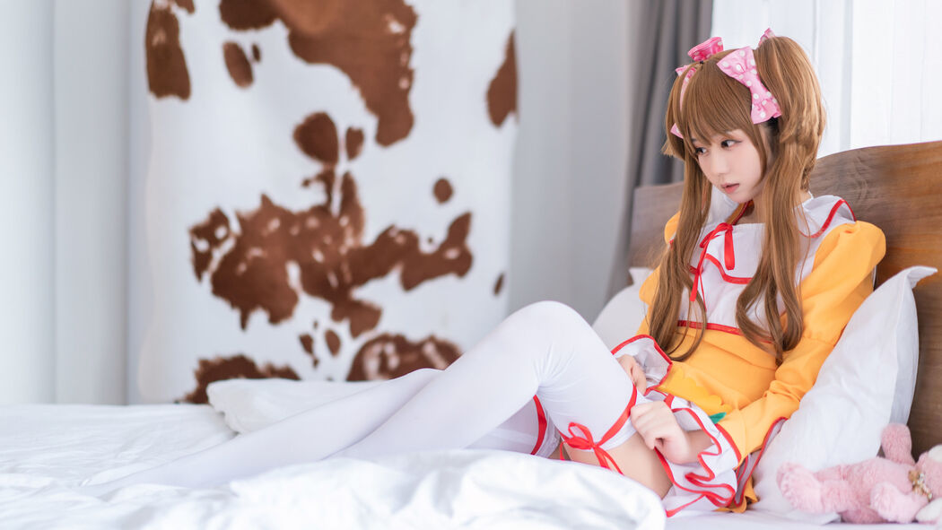 Weibo Internet celebrity COSER Ji Jingjiang "Spinning"