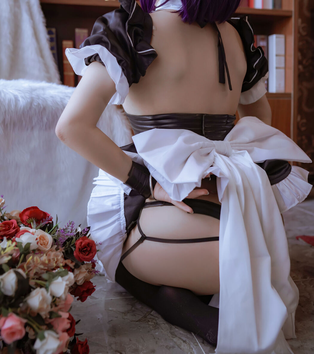 Coser Hinai, The Maid of Wine Swallow