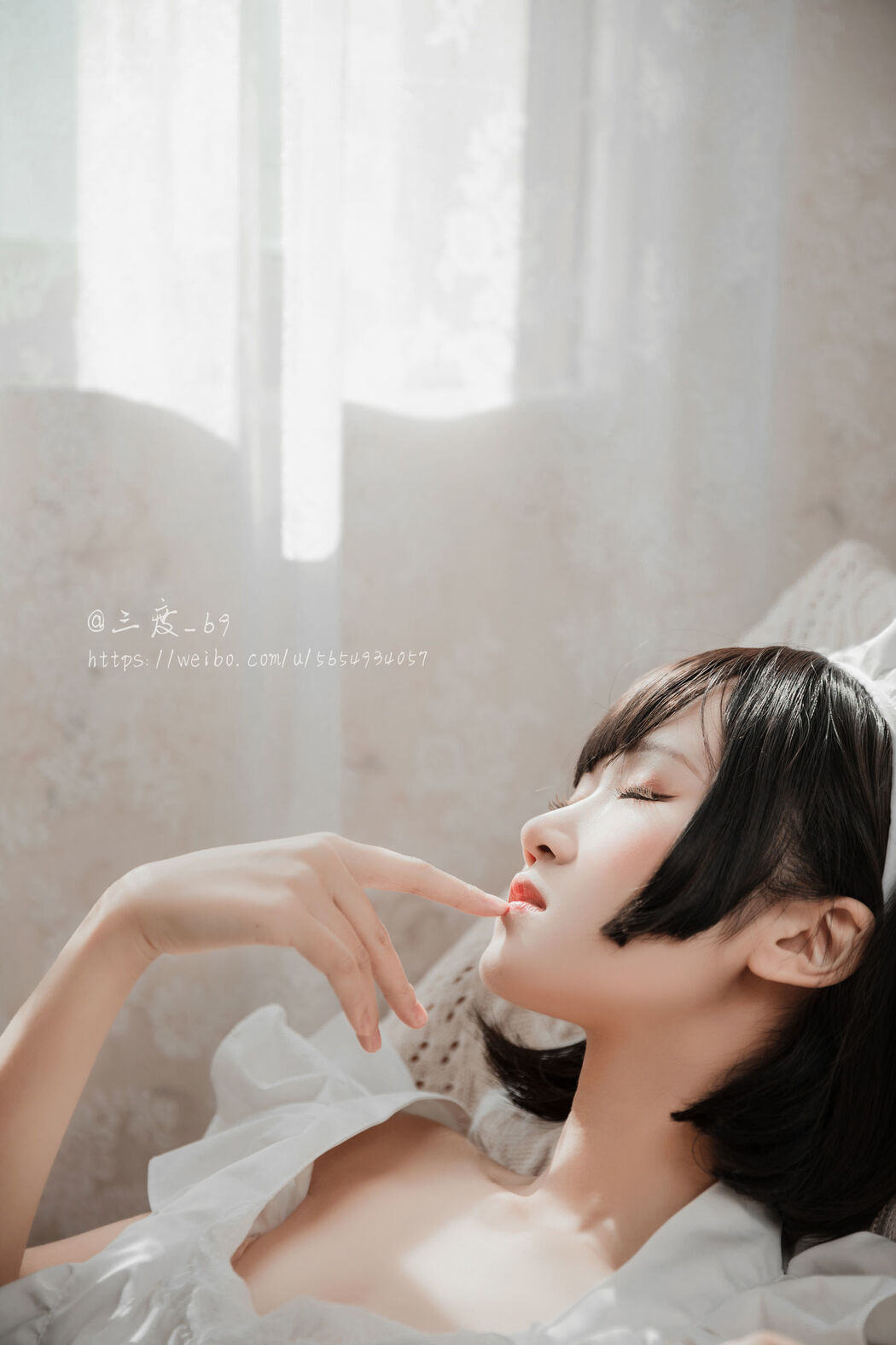 [Coser美女] 三度_69 "Bunny Ear Maid"