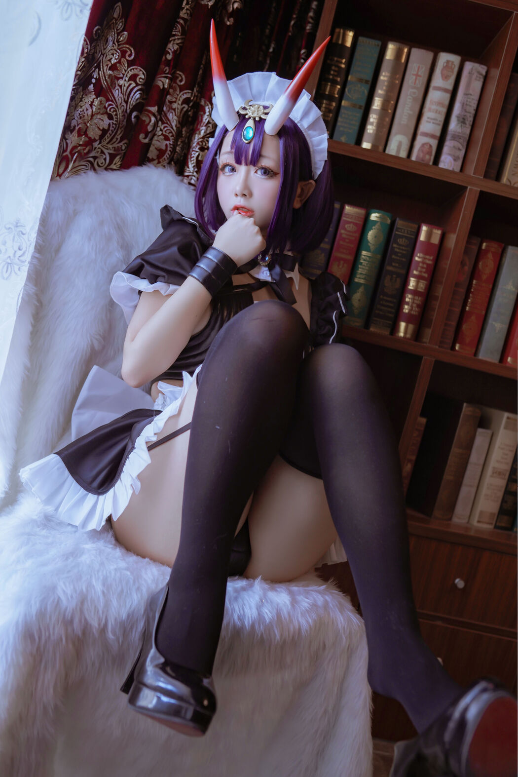 Coser Hinai, The Maid of Wine Swallow