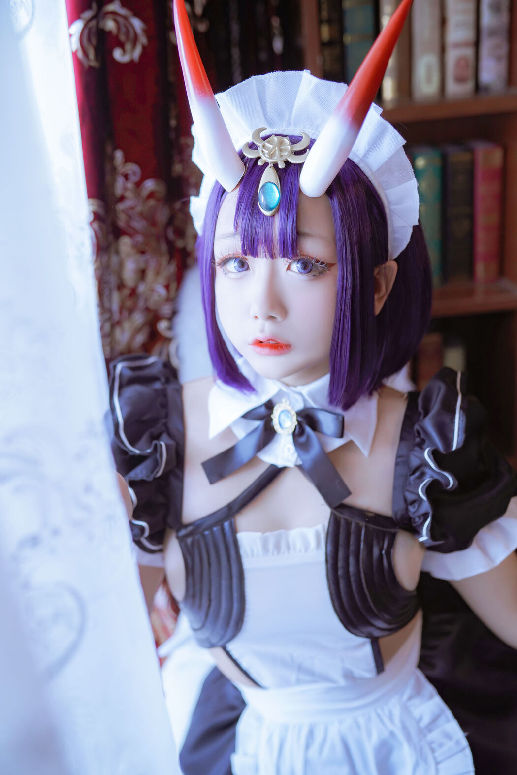 Coser Hinai, The Maid of Wine Swallow
