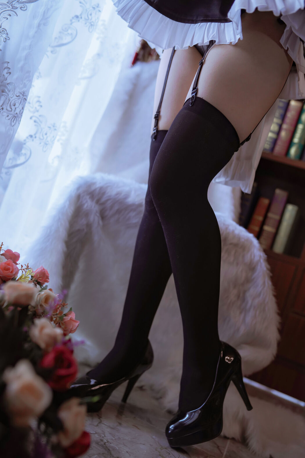 Coser Hinai, The Maid of Wine Swallow