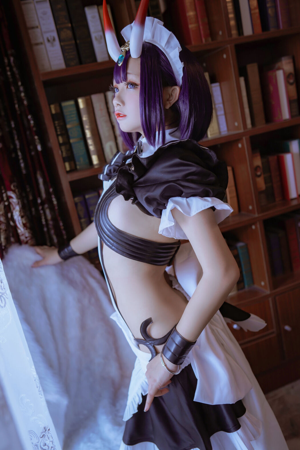 Coser Hinai, The Maid of Wine Swallow