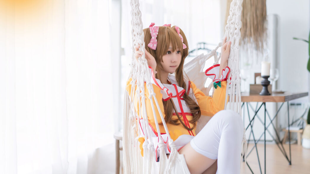 Weibo Internet celebrity COSER Ji Jingjiang "Spinning"