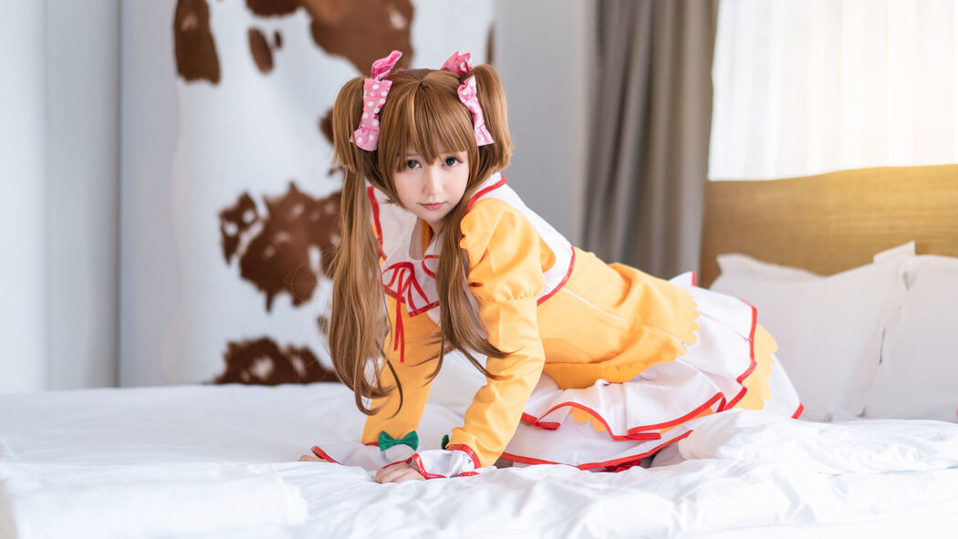 Weibo Internet celebrity COSER Ji Jingjiang "Spinning"