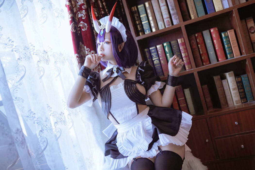 Coser Hinai, The Maid of Wine Swallow