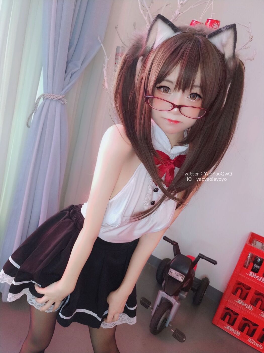 [Net Red COS] Cute Girl Coser Shakes Music Yoyo-Black Tights