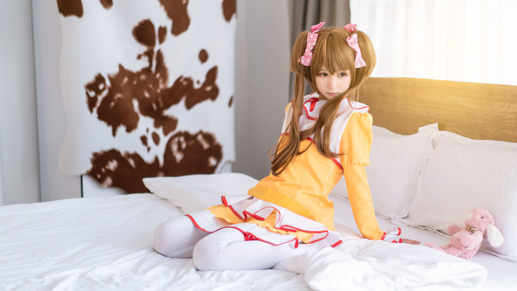 Weibo Internet celebrity COSER Ji Jingjiang "Spinning"