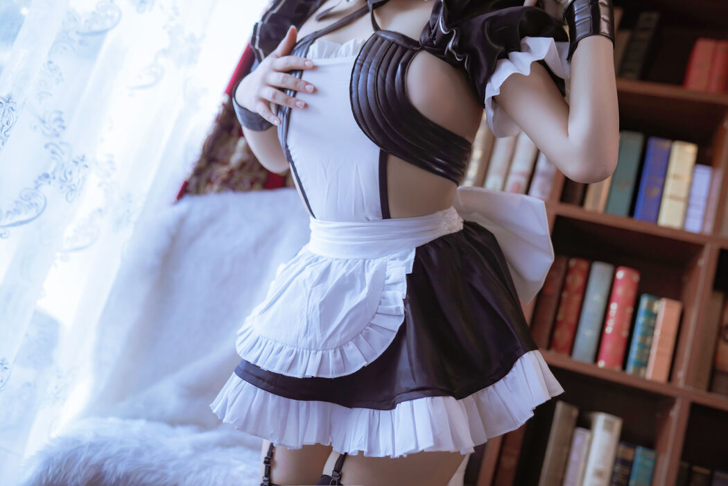 Coser Hinai, The Maid of Wine Swallow