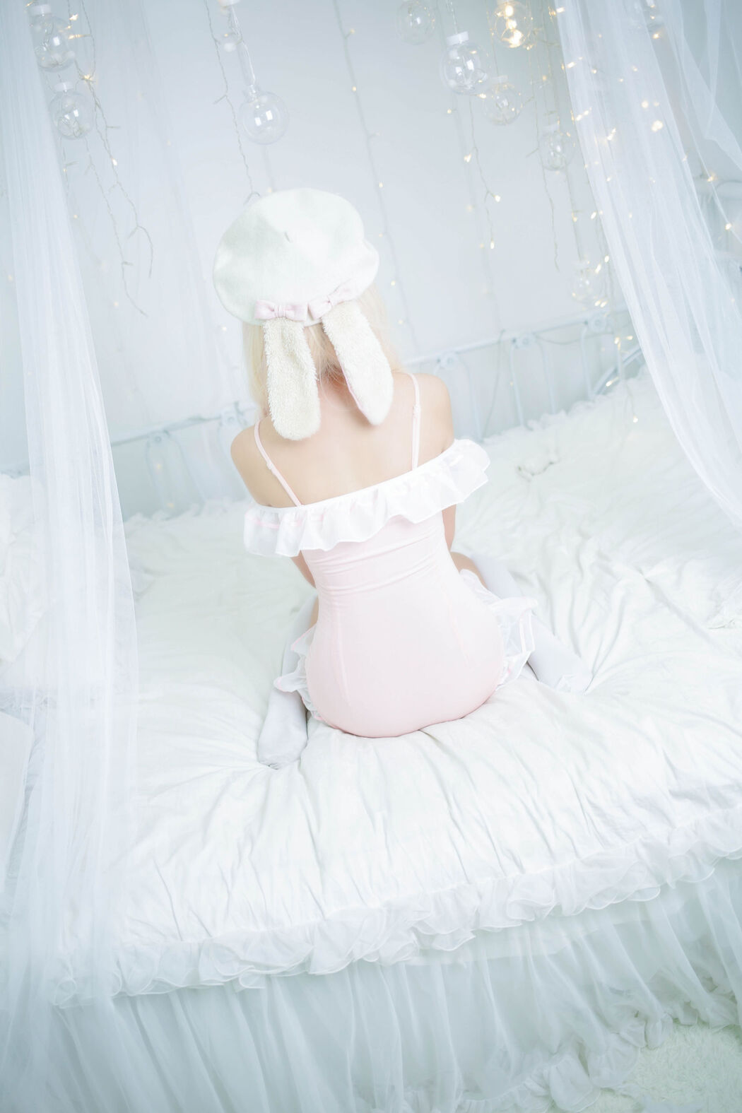 Coser Mi Du Miao "Pink Swimsuit"