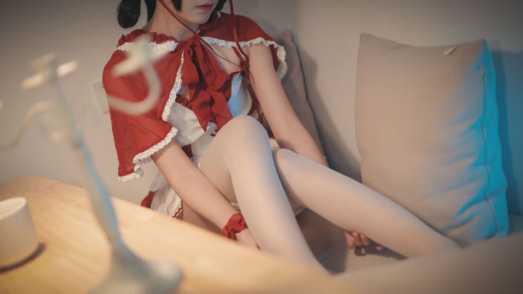 [网红Coser] Monthly su "Little Red Riding Hood"