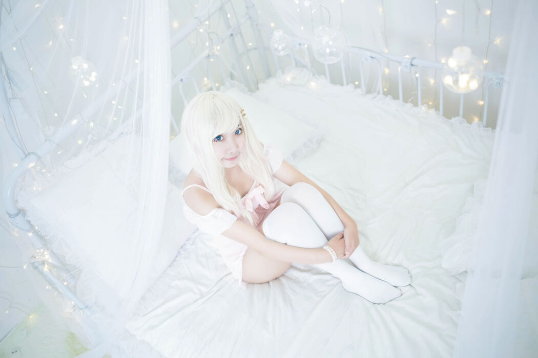 Coser Mi Du Miao "Pink Swimsuit"