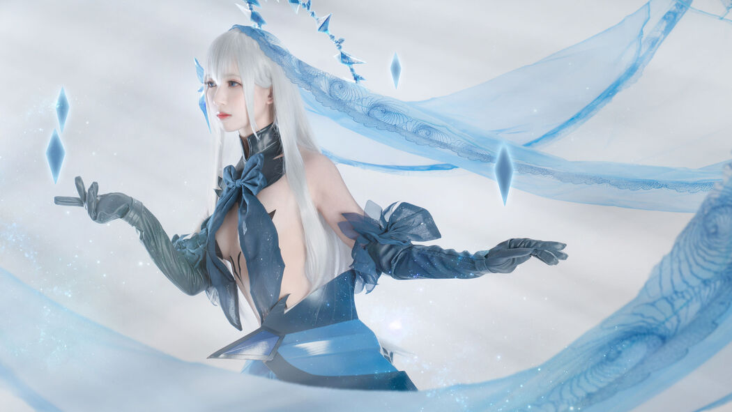 Coser Eel Fei Er "Crazy Three Series Origami"