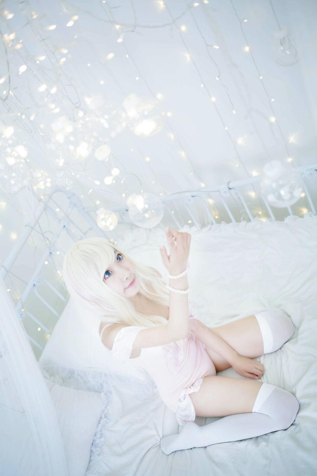 Coser Mi Du Miao "Pink Swimsuit"