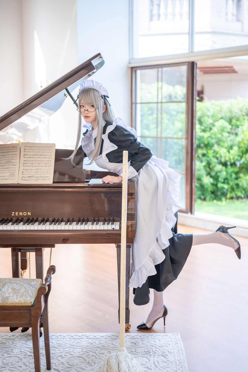 [Net Red COS] Long Legs Coser Qingqingzi Js - Professional Love