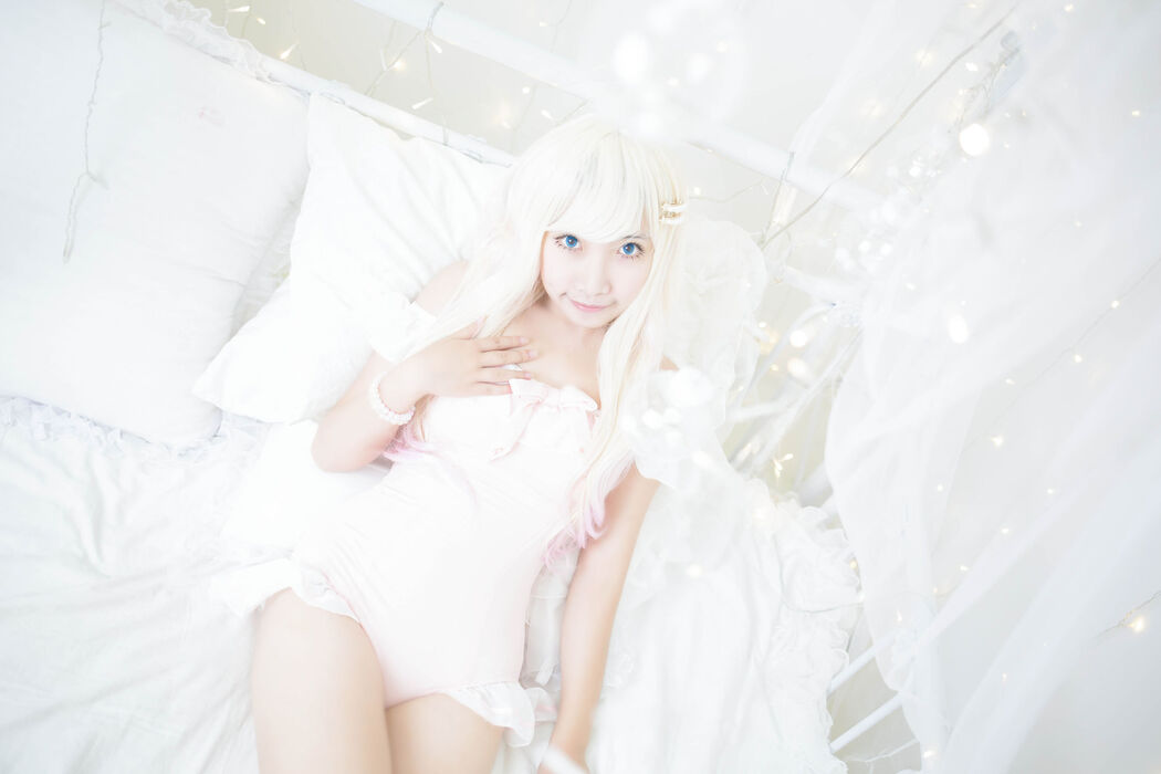 Coser Mi Du Miao "Pink Swimsuit"