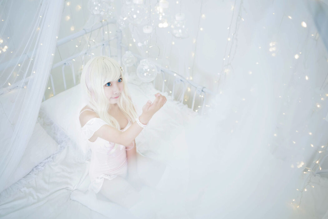 Coser Mi Du Miao "Pink Swimsuit"