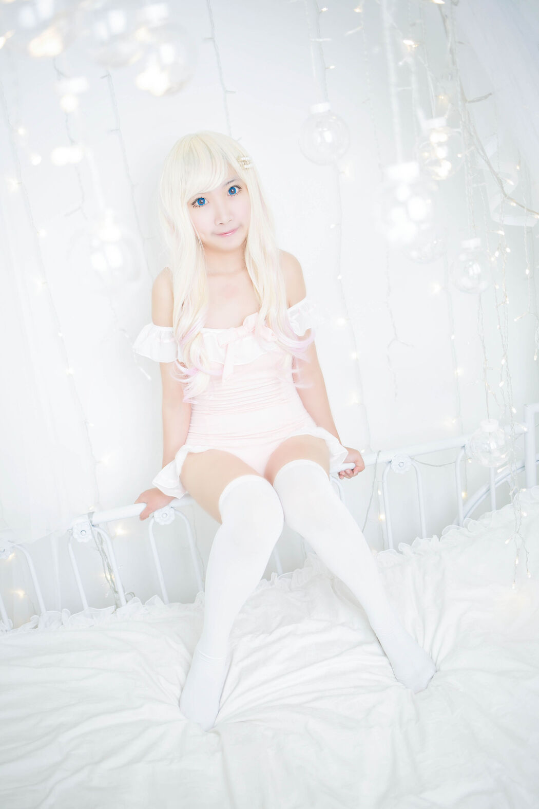 Coser Mi Du Miao "Pink Swimsuit"