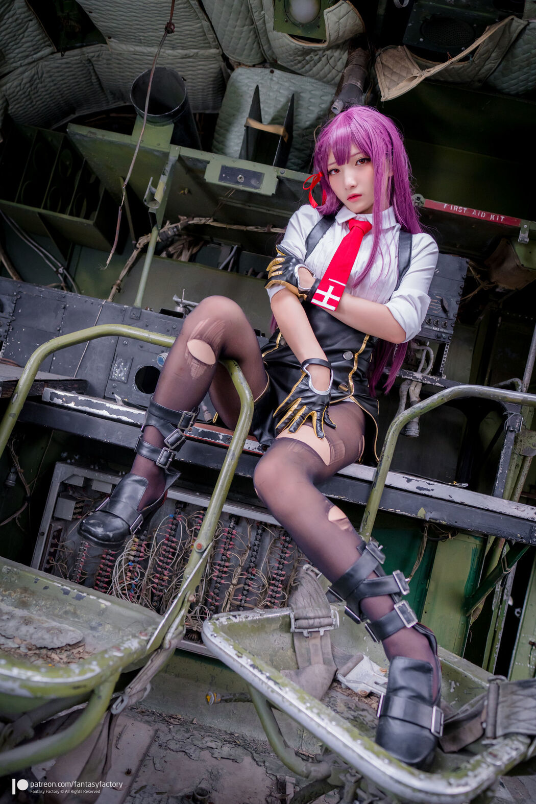 COSER Xiaoding "Black Silk + Vinyl + Female Killer" [Fantasy Factory]