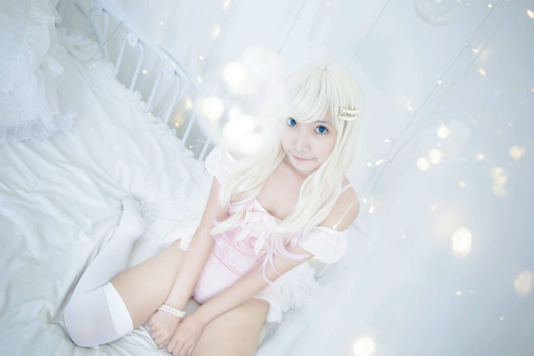 Coser Mi Du Miao "Pink Swimsuit"
