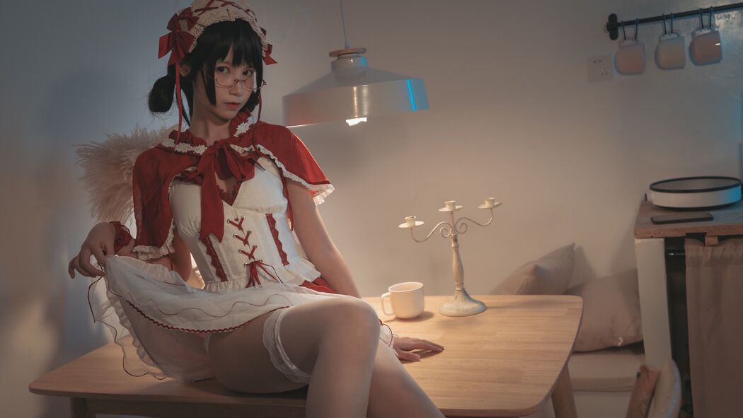 [网红Coser] Monthly su "Little Red Riding Hood"
