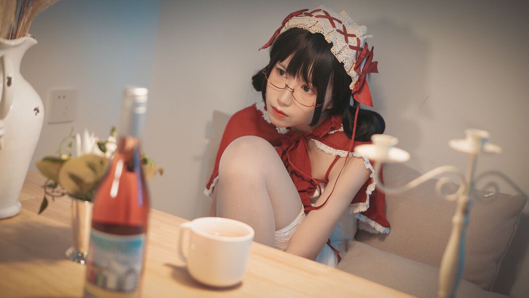 [网红Coser] Monthly su "Little Red Riding Hood"