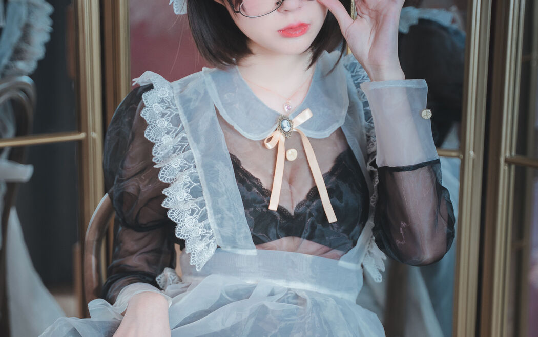 Cute girl Coser Nange "Transparent Maid"