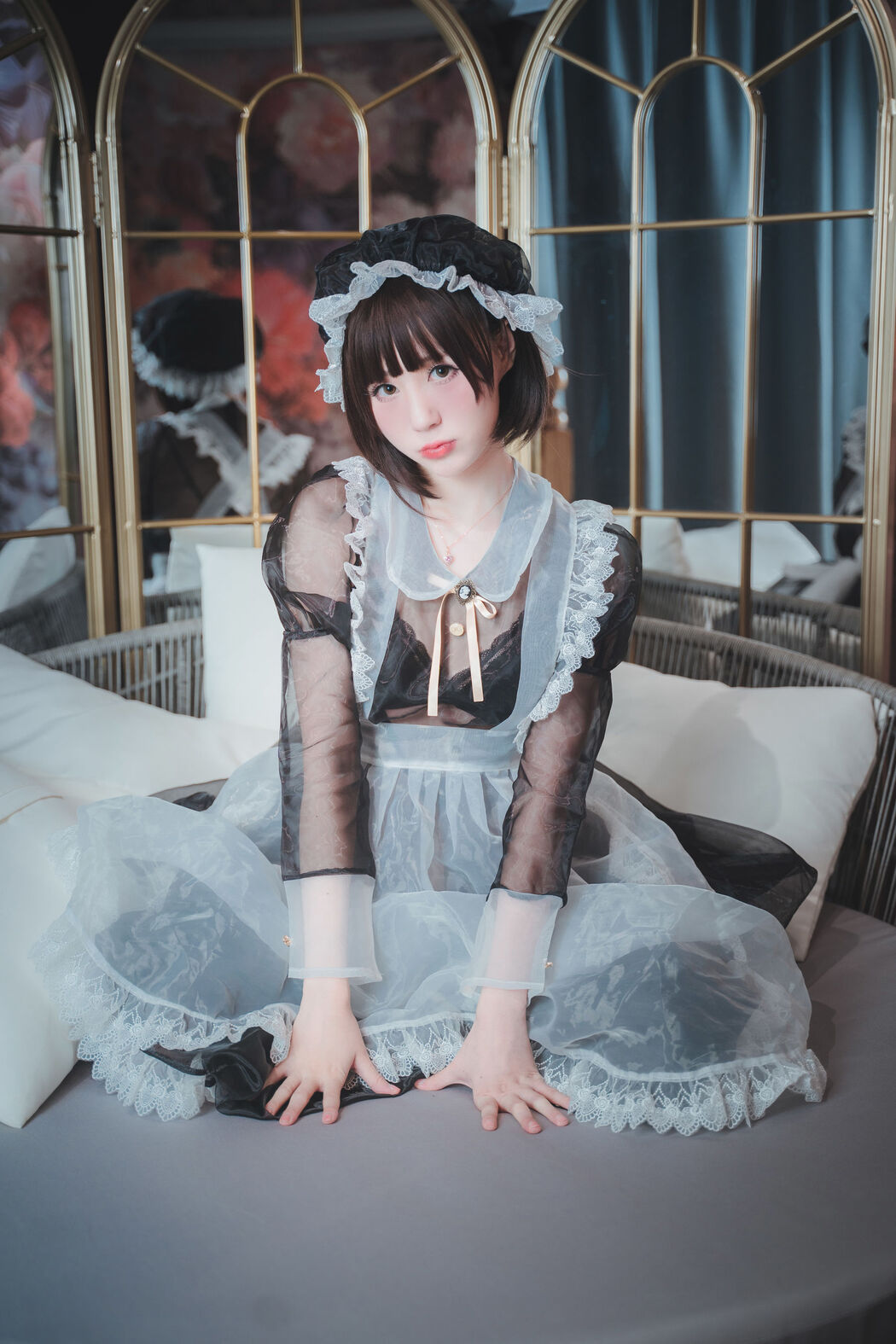 Cute girl Coser Nange "Transparent Maid"
