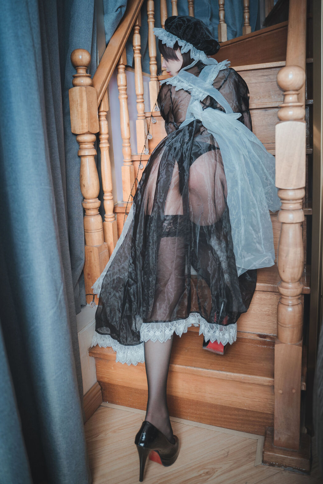 Cute girl Coser Nange "Transparent Maid"